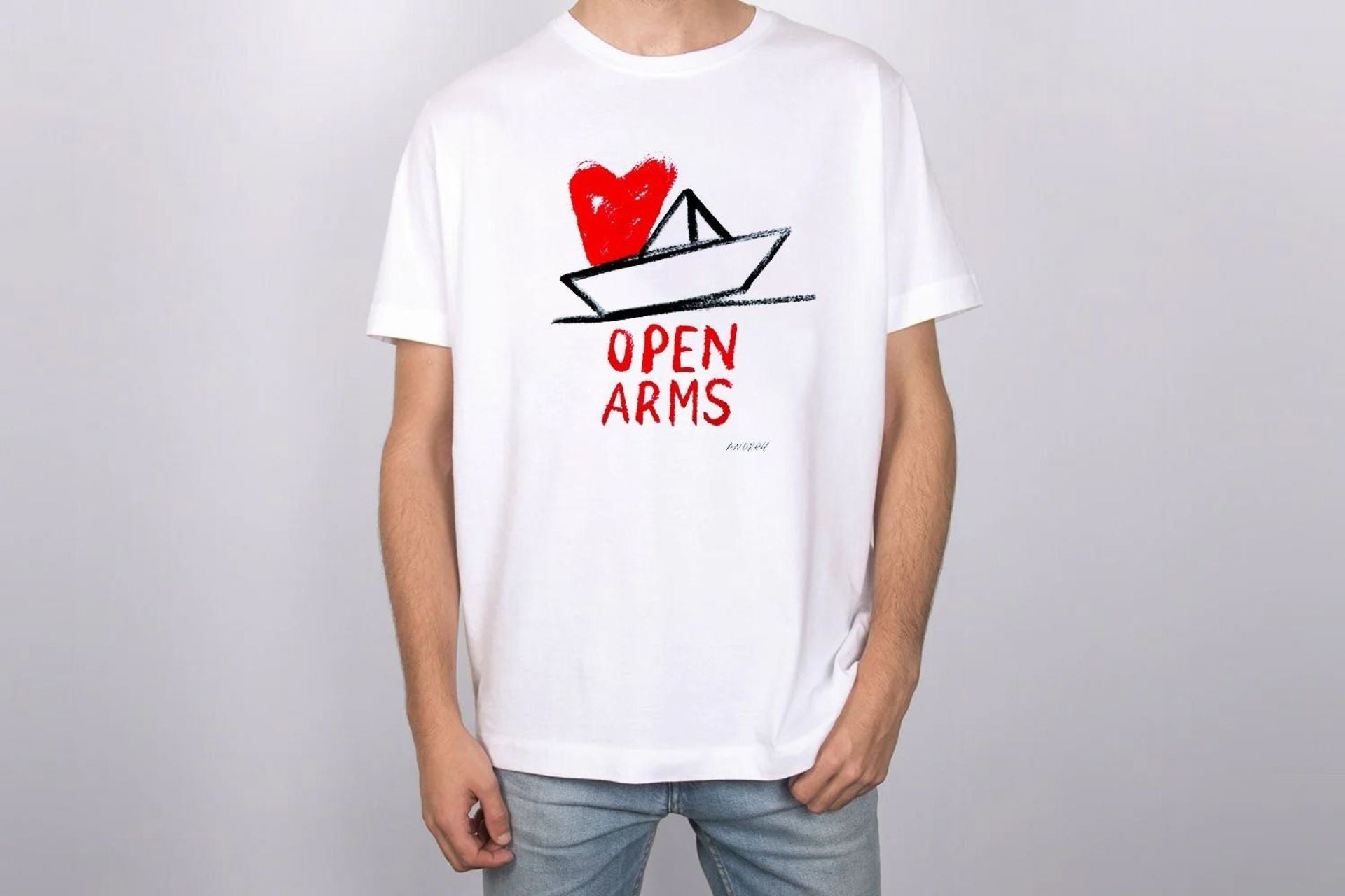 Pacchetto prodotto T-shirt e cappellino Andreu Buenafuente x Open Arms